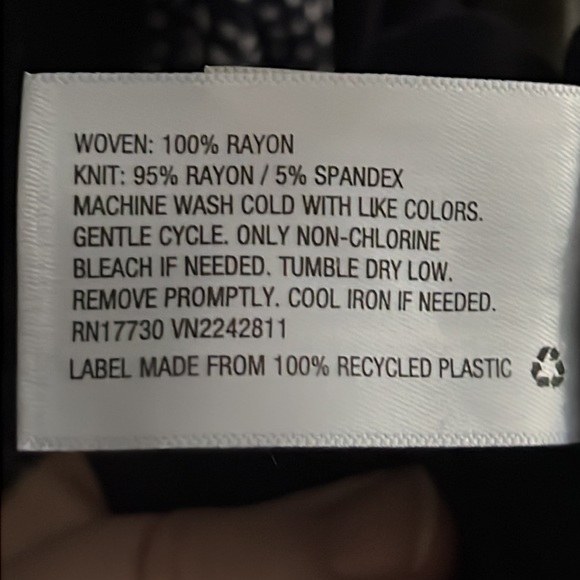 Sleeveless top by a new day. NWT - Picture 6 of 6